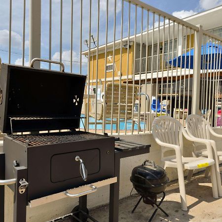Quality Inn Gonzales Экстерьер фото
