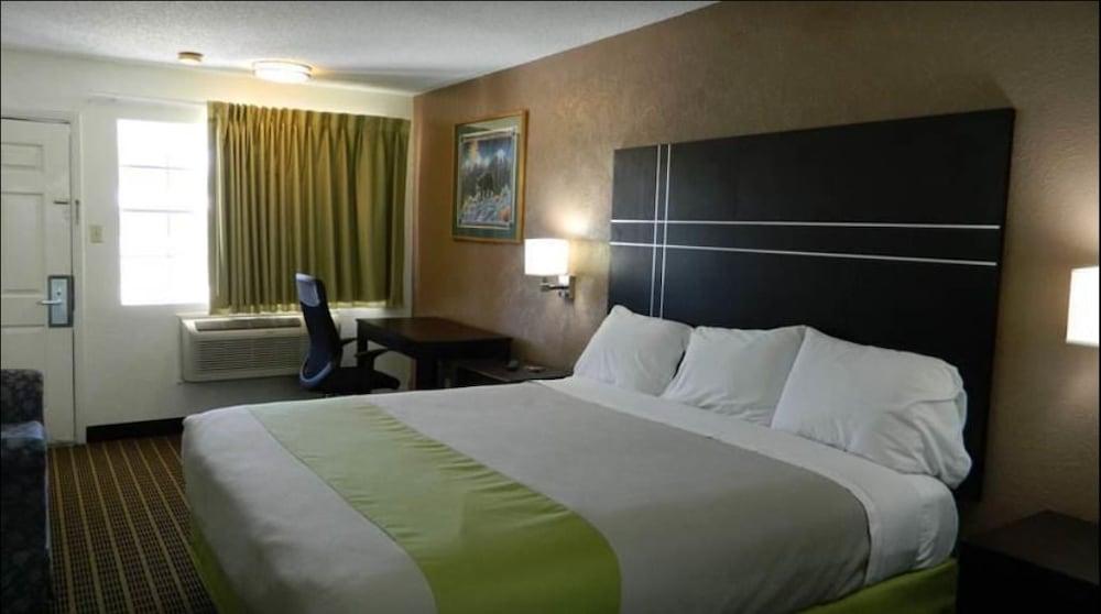 Quality Inn Gonzales Экстерьер фото
