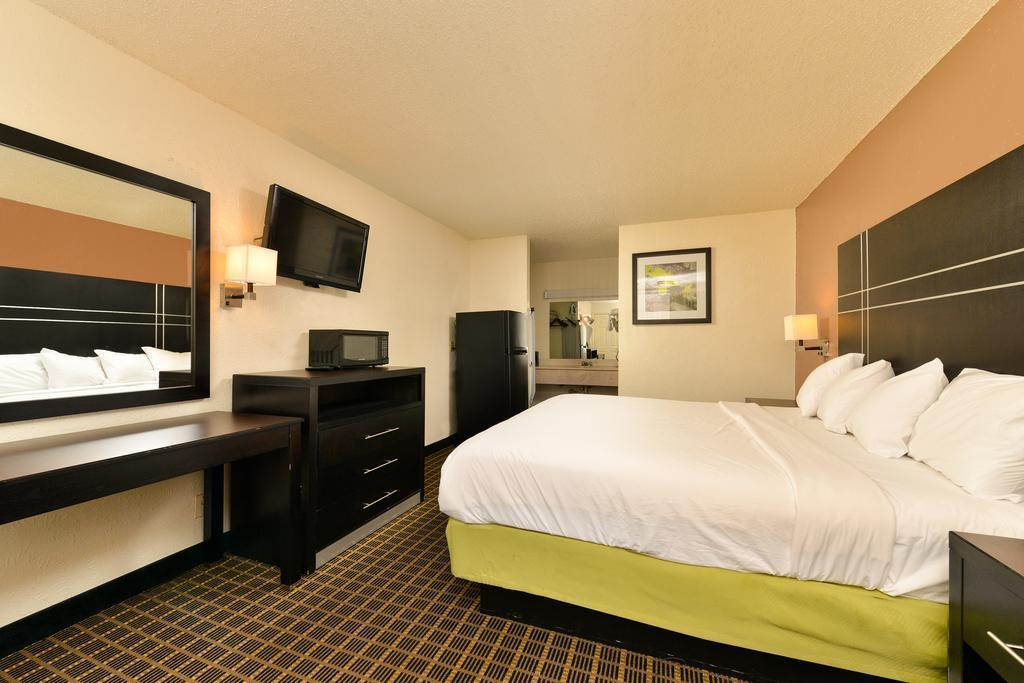 Quality Inn Gonzales Экстерьер фото