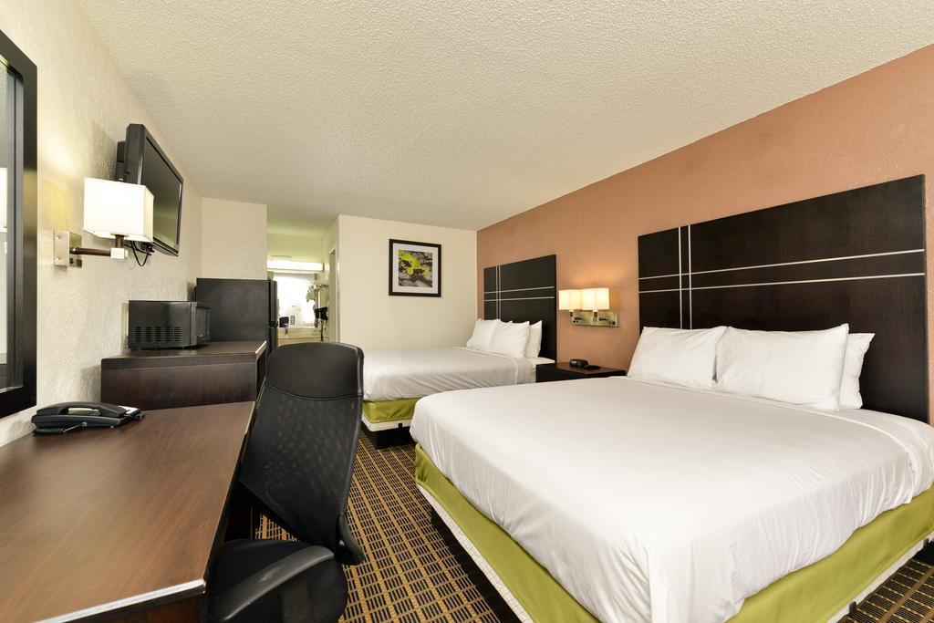 Quality Inn Gonzales Экстерьер фото