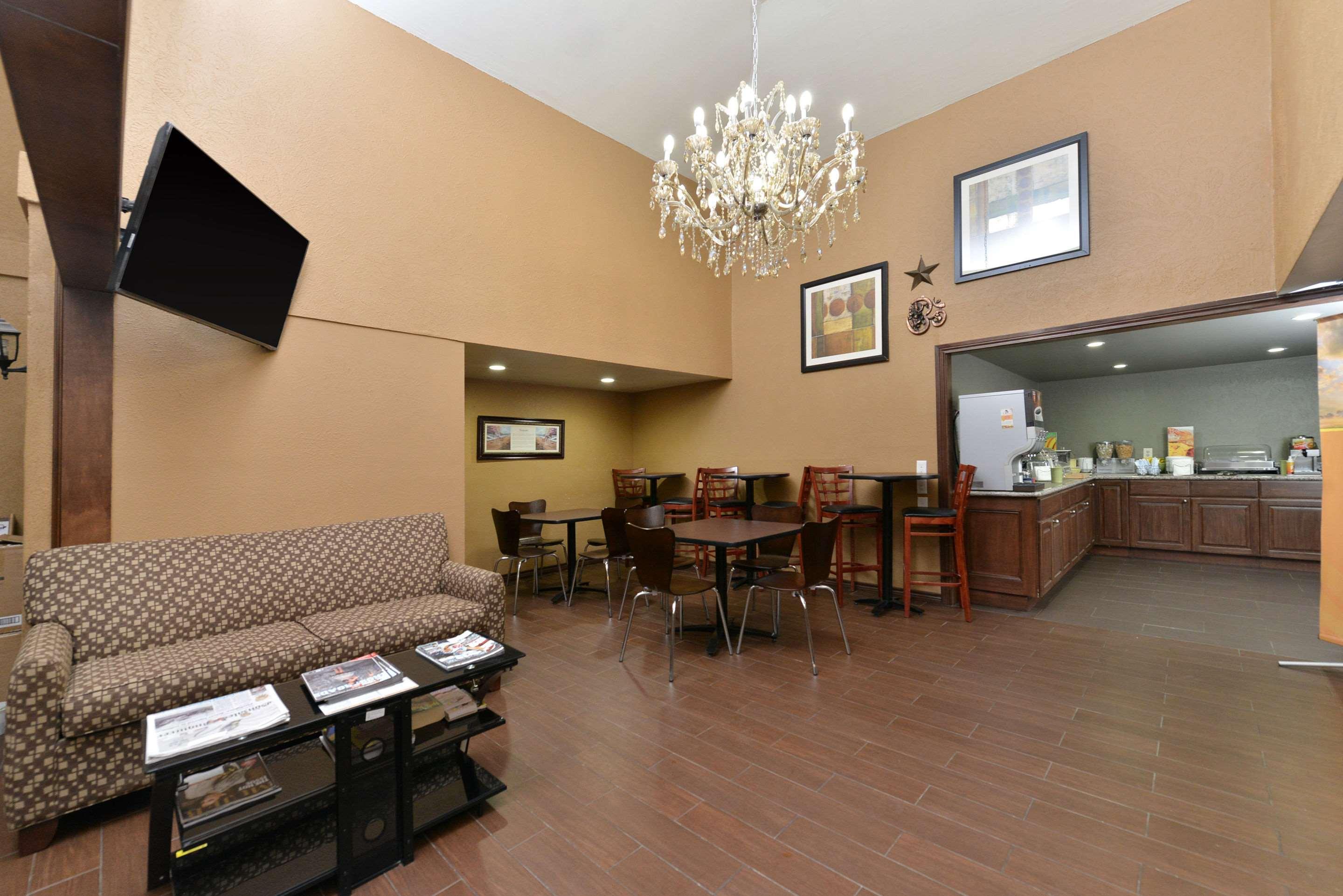 Quality Inn Gonzales Экстерьер фото