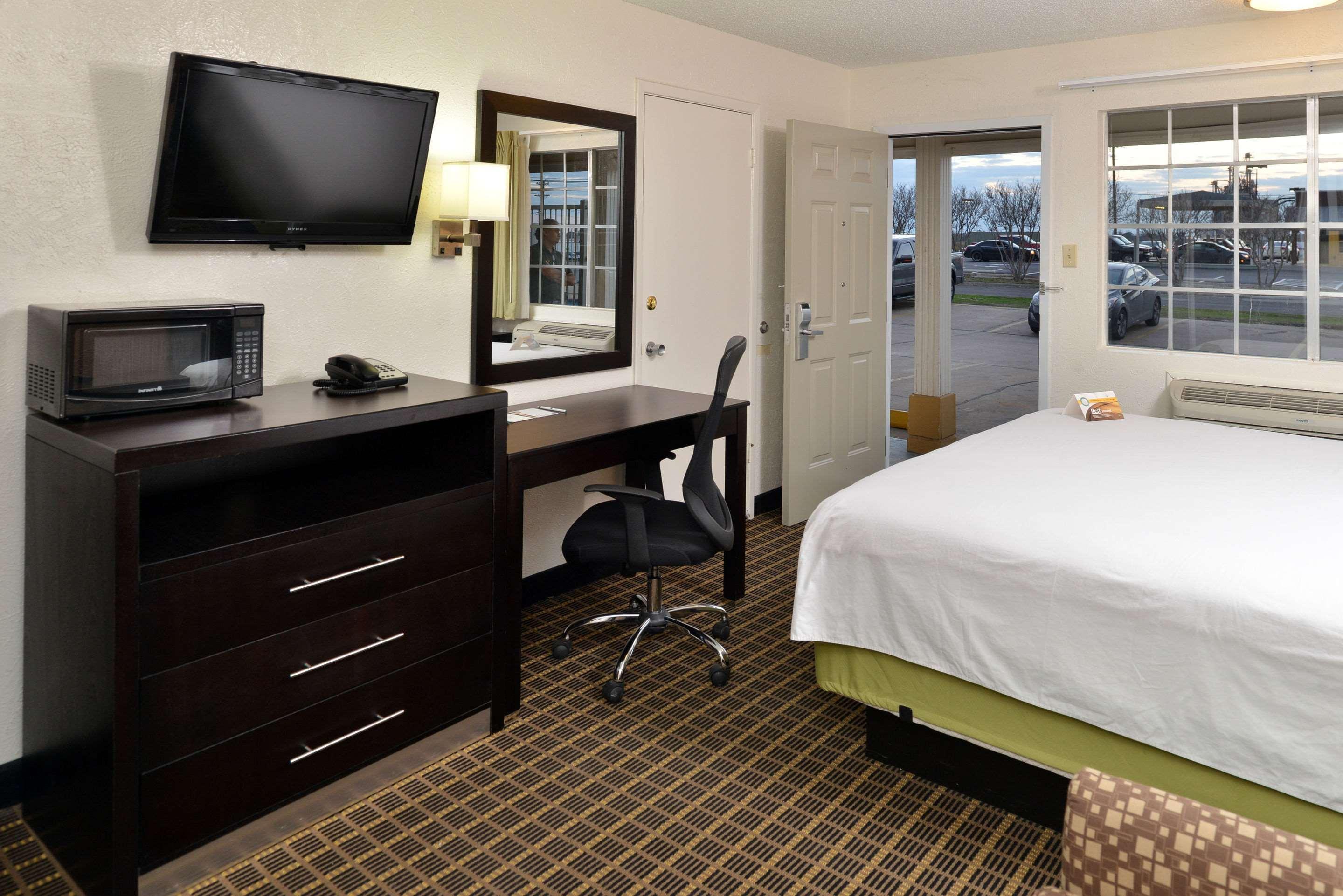 Quality Inn Gonzales Экстерьер фото