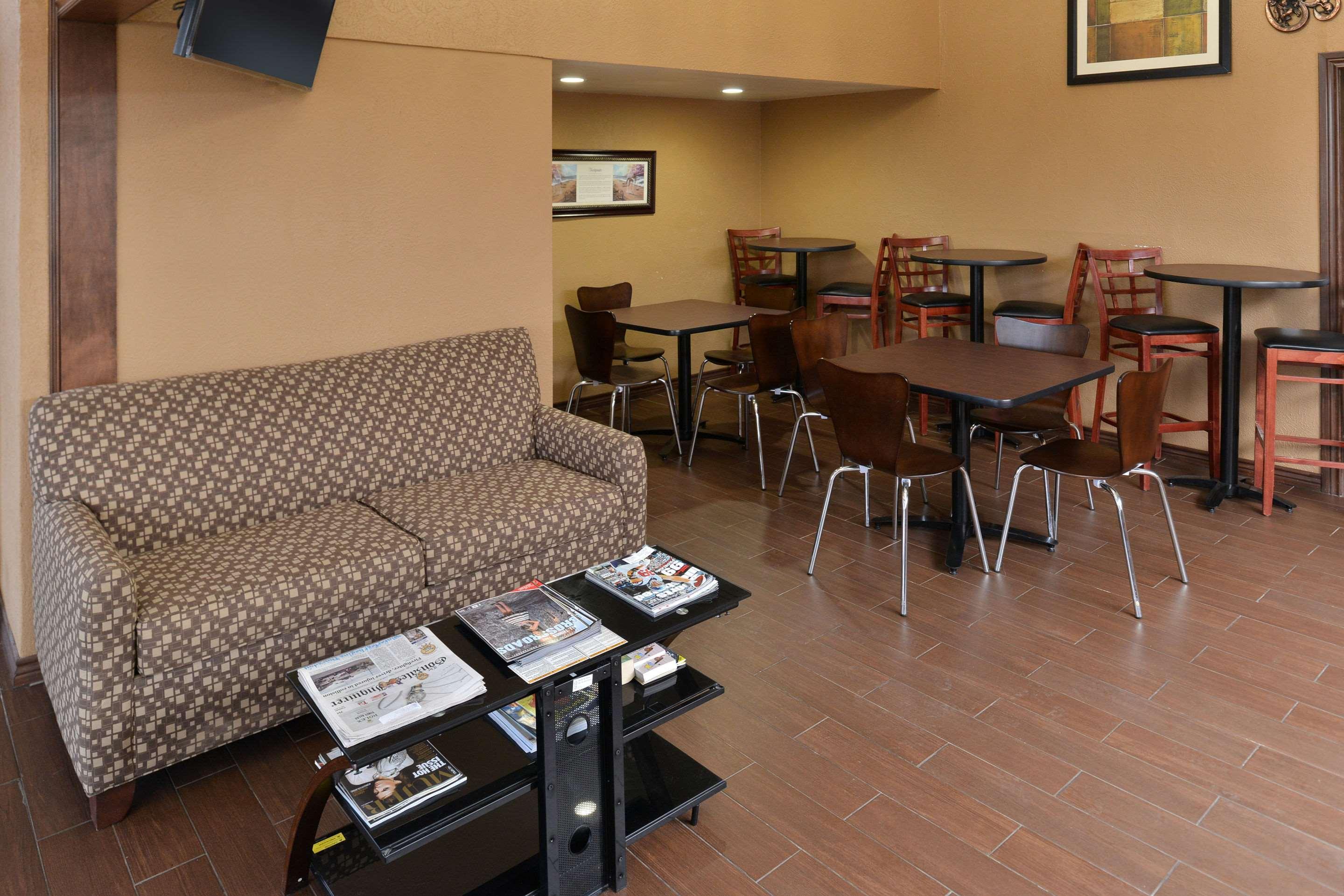 Quality Inn Gonzales Экстерьер фото